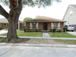 1120 Brockenbraugh Ct, Metairie, LA 70005-1608
