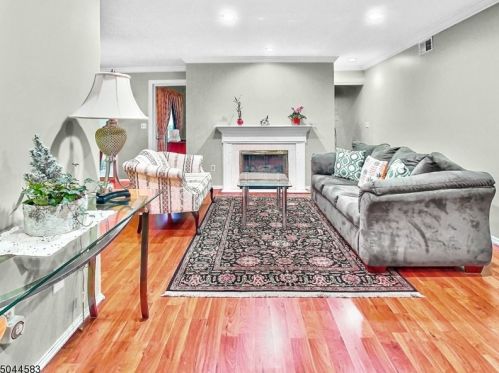 6 Hart Dr, Town Center, NJ 07052-1147