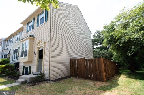 7308 Charlesborough Ct, Lorton, VA 22079-1538