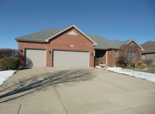 2797 Taylor Glen Dr, Mokena, IL 60451-2939