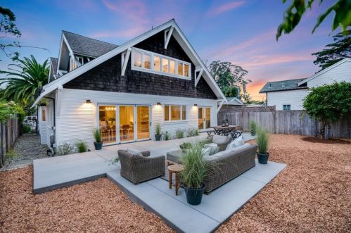 210 Hollister Ave, Capitola, CA 95010-3438