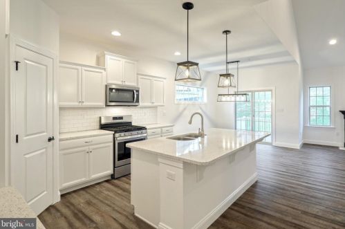 4322 Ashdon Dr, Harrisburg, PA 17112-8644