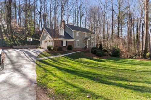 325 Hunters Glen Ct, Atlanta, GA 30328-1728