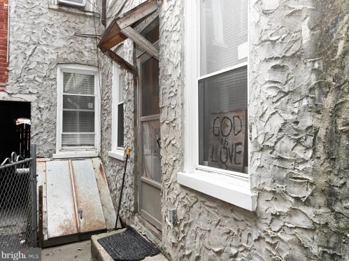 413 Howard Ave, Lancaster PA  17602-4419 exterior