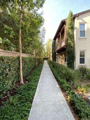 210 Kempton, Irvine, CA 92620-2154