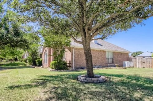 2012 Devin Ln, Lewisville, TX 75067-8965