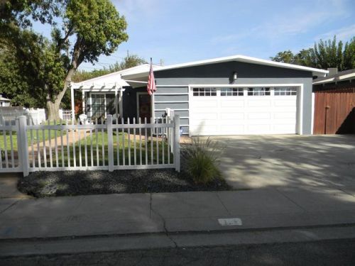 135 21st St, Tracy, CA 95376-2732