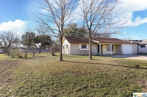 6002 Pine Valley Dr, San Antonio, TX 78242-2143