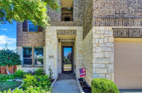 8765 Running River Ln, Fort Worth TX  76131-3373 exterior