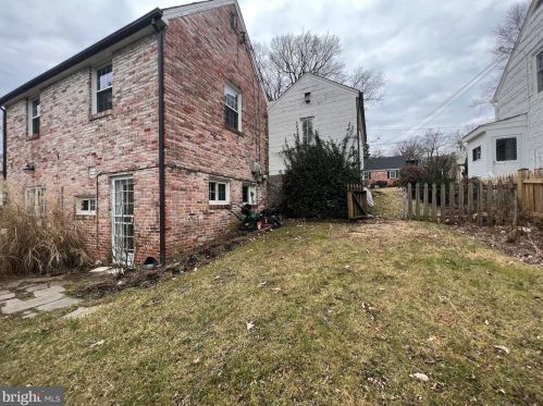 1610 Springwood Dr, Silver Spring, MD 20910-2721