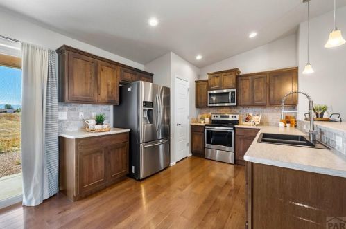 658 Mcclave Dr, Pueblo CO  81007-2126 exterior