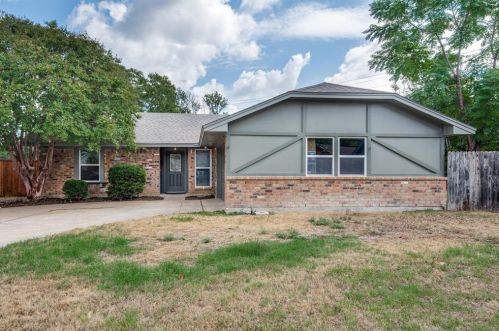 1905 Hood Cir, Carrollton, TX 75006-5853