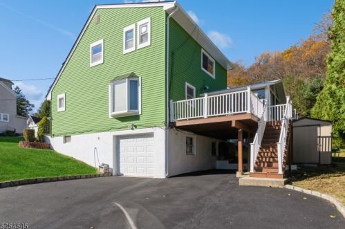 2 Green Tree Ln, Dover NJ  07801-4420 exterior