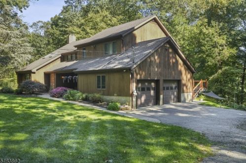 21 Lozier Rd, Mount Olive, NJ 07828-1107