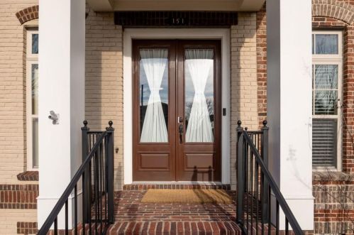 151 Alderwood Hl, Atlanta, GA 30328-2548