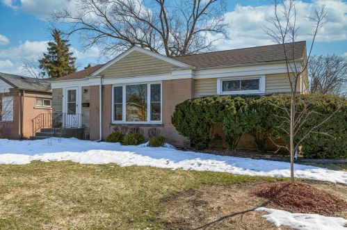 601 Olive St, Arlington Hts, IL 60004-4950