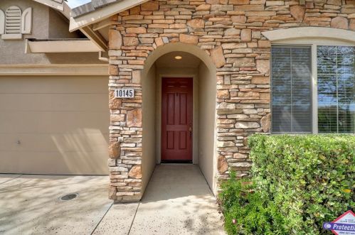 10145 Taron Dr, Elk Grove, CA 95757-8162