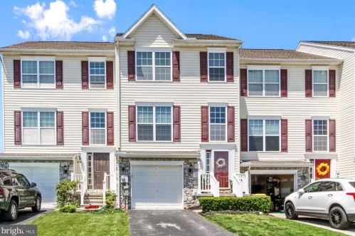 1235 Knob Run, York, PA 17408-6362