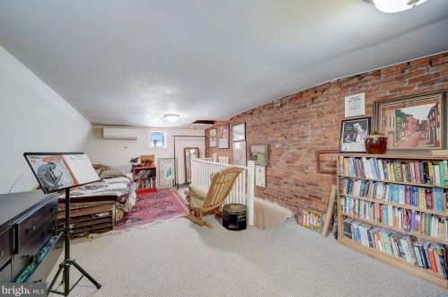 430 42 St, Philadelphia PA 19104-0044 exterior