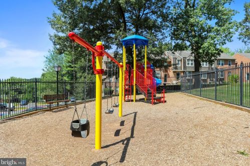 3836 Chesterwood Dr, Silver Spring MD 20906-2862 exterior