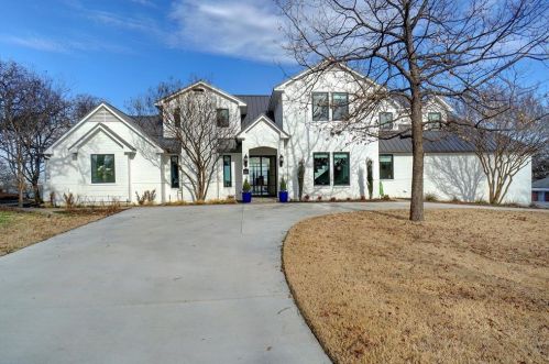 13680 Williams Rd, Azle, TX 76020-5748