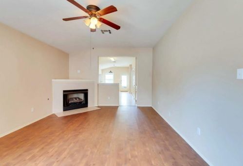 229 Strawn, Uhland TX  78640-4318 exterior