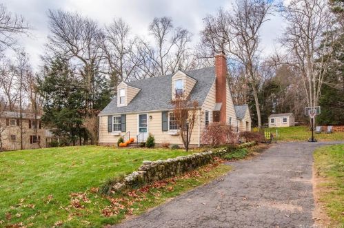 23 Glen Rd, Granby, CT 06035-2516