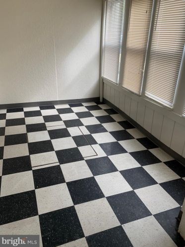 6441 Grays Ave, Philadelphia PA  19142-2334 exterior