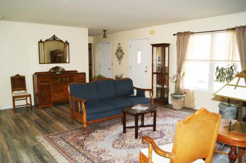 818 Fayebanks Ln, Cincinnati, OH 45245-2617