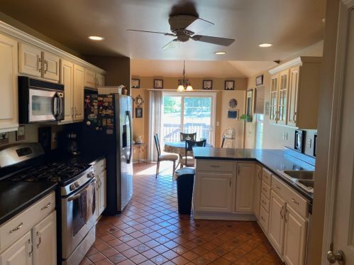 435 Deerpath Ct, Hobart IN 46342-5743 exterior