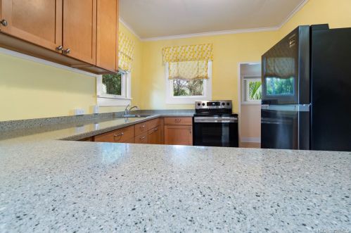 3633 Maunalei Ave, Honolulu HI  96816-2322 exterior