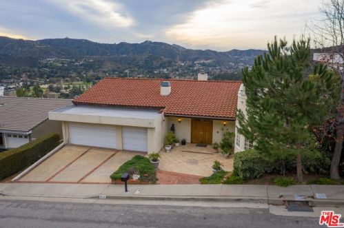 3334 Oakmont Vw Dr, Glendale CA  91208-1158 exterior