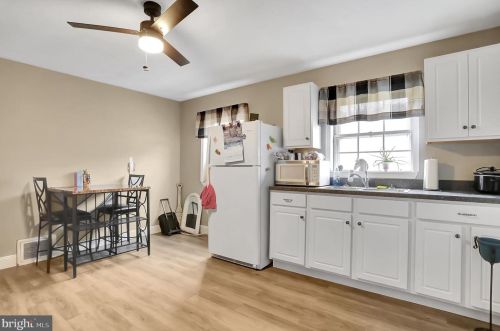 1378 Valley Rd, Berkeley Springs WV  25411-4801 exterior