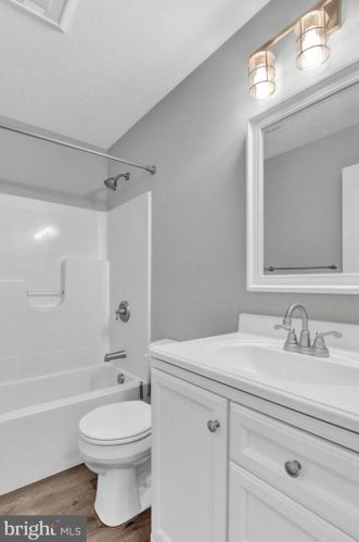 180 3rd St, Hanover PA  17331-2325 exterior