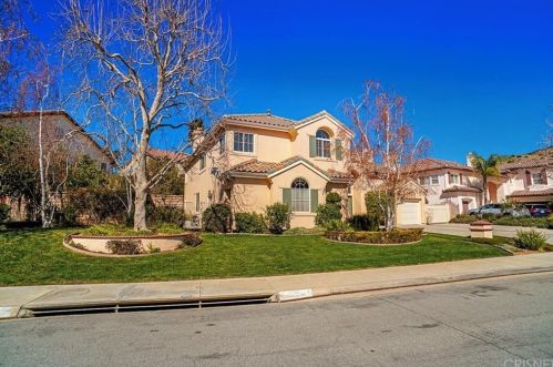 5885 Mustang Dr, Simi Valley, CA 93063-6308
