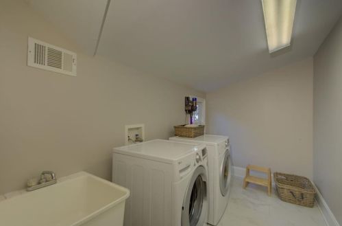 627 Hillpine Dr, Atlanta GA  30306-3222 exterior