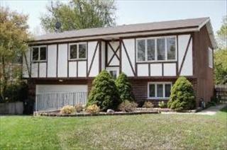 238 Rohlwing Rd, Palatine, IL 60074-5447