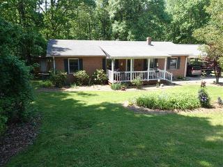4126 Barrett Dr, High Point, NC 27263-3004