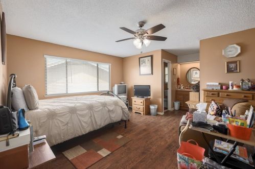 6430 Bridgewater Dr, Austin TX  78723-3927 exterior