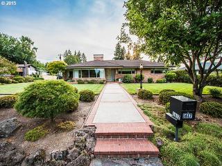 1617 148th Ave, Portland, OR 97230-4616