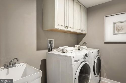 212 Tyler Dr, Hanover PA exterior