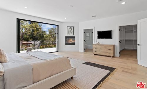 4614 Tobias Ave, Van Nuys CA  91403-2823 exterior