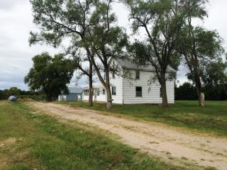 2163 Road 5700, Carleton, NE 68326-4132