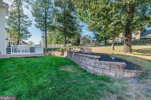 276 Pne Crk Dr, Carlisle PA  17013-9611 exterior