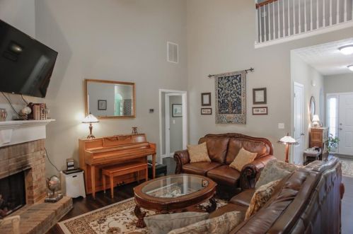 122 Laurel Oaks Ln, Jefferson GA  30549-5554 exterior