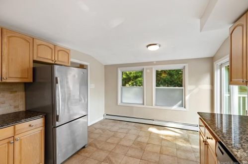 160 River Rd, Huntington CT  06484-4444 exterior