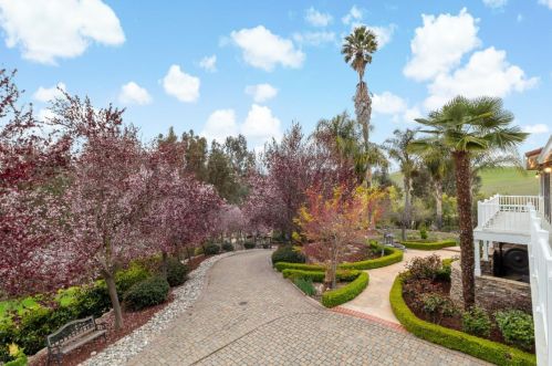 28437 Christopher Ln, Los Altos, CA 94022-1845