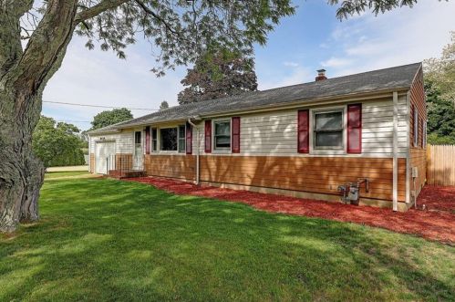 52 Social Dr, Warwick, RI 02889-8264