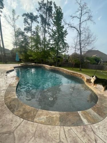 2401 Belton Shores Dr, Conroe, TX 77304-4562