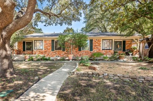 7475 Brentcove Cir, Dallas TX  75214-1806 exterior